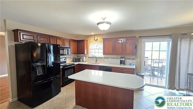 4513 Troxell Drive, Whitehall, PA 18052