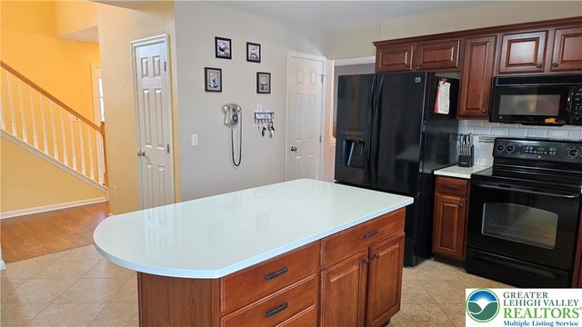 4513 Troxell Drive, Whitehall, PA 18052