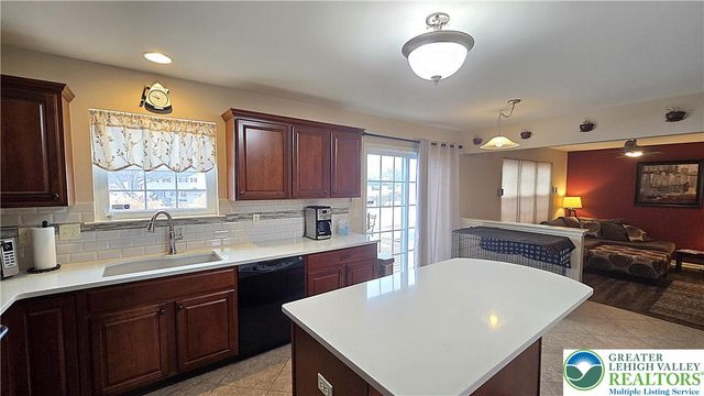 4513 Troxell Drive, Whitehall, PA 18052