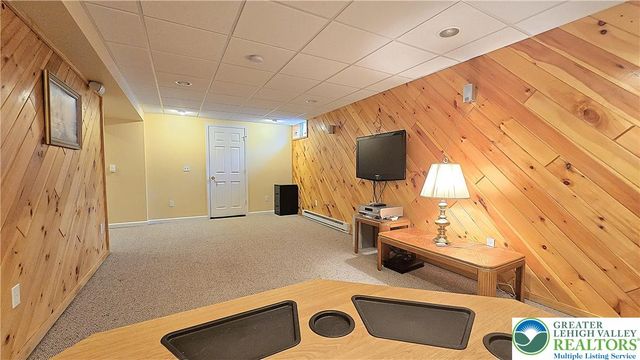 4513 Troxell Drive, Whitehall, PA 18052