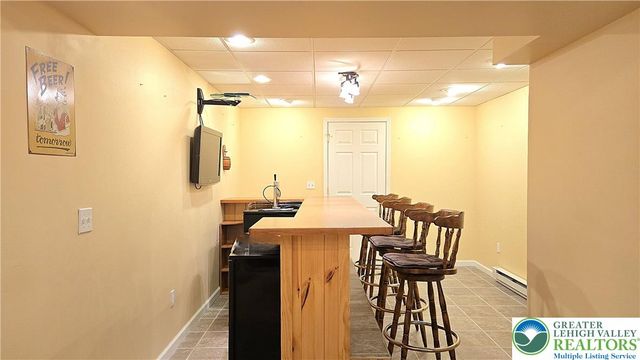 4513 Troxell Drive, Whitehall, PA 18052