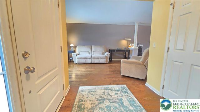 4513 Troxell Drive, Whitehall, PA 18052