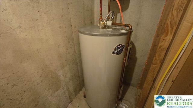 4513 Troxell Drive, Whitehall, PA 18052