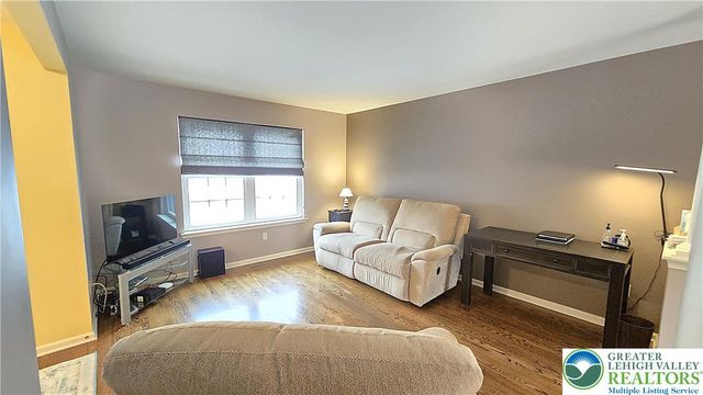 4513 Troxell Drive, Whitehall, PA 18052