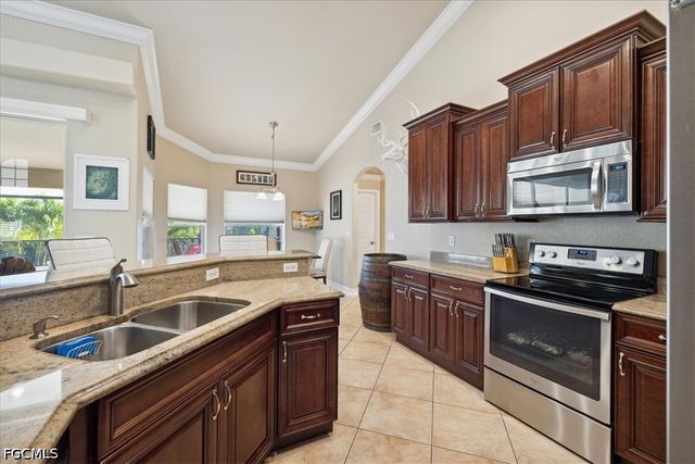 1726 NW 2 TER, Cape Coral, FL 33993