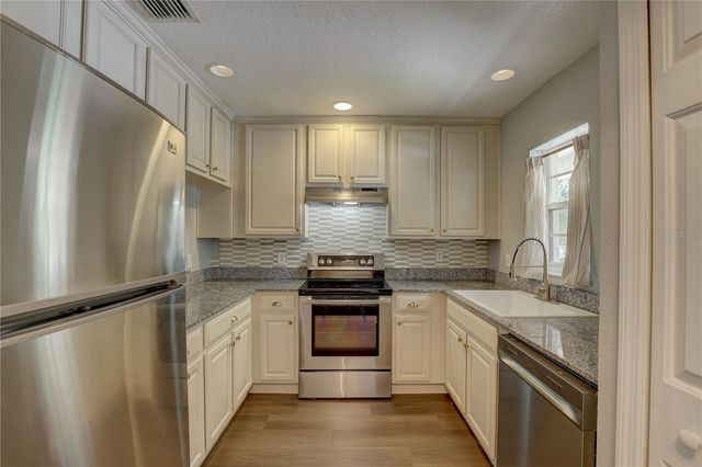 9516 CHARLESBERG DRIVE, Tampa, FL 33635