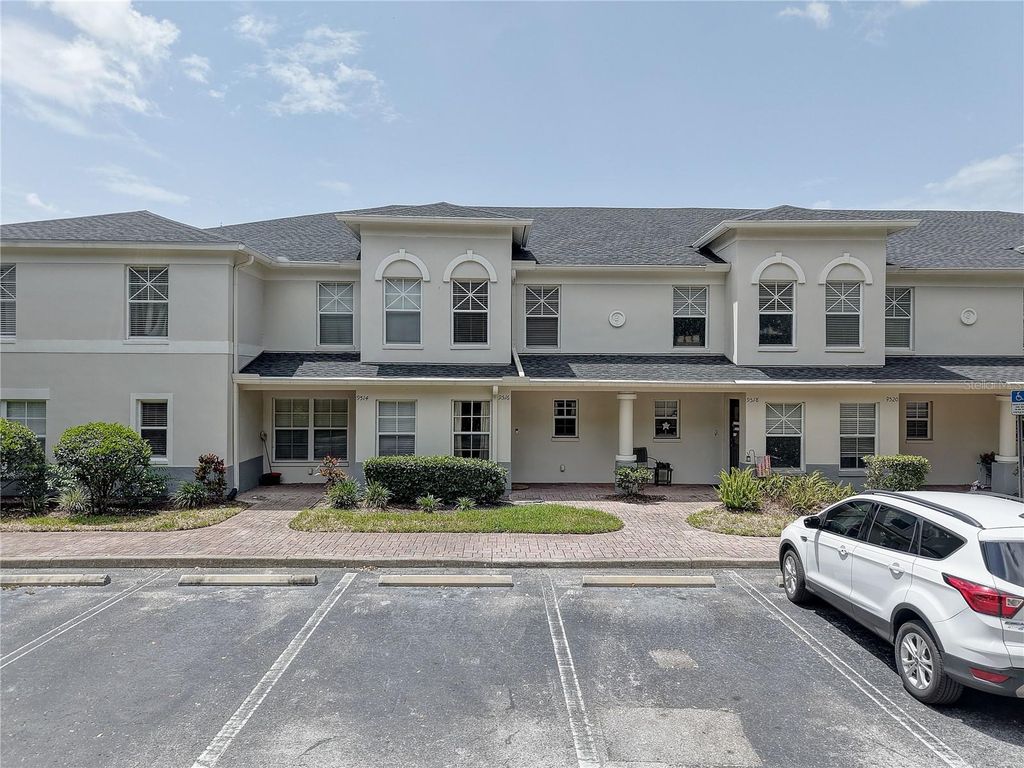 9516 CHARLESBERG DRIVE, Tampa, FL 33635