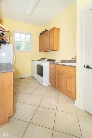 154 Hidden Glen Drive, Greenfield, IN 46140
