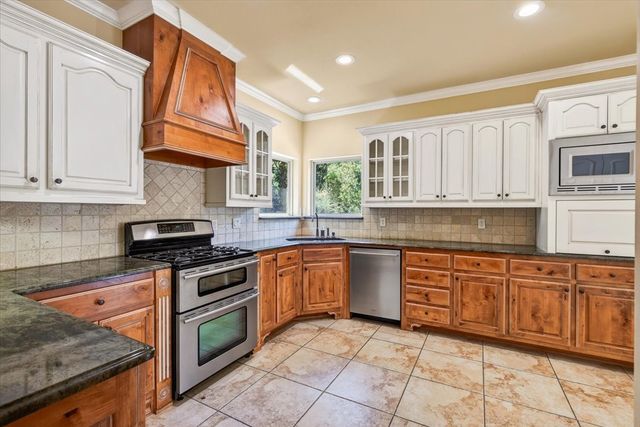 1400 Lewis Drive, Kaufman, TX 75142