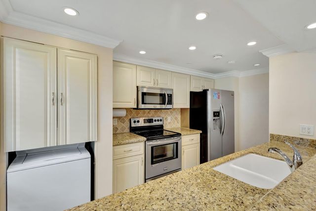 601 Brackenwood Cove, Palm Beach Gardens, FL 33418