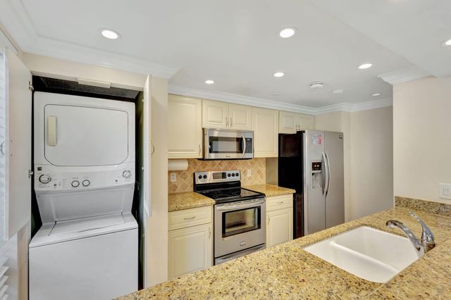 601 Brackenwood Cove, Palm Beach Gardens, FL 33418