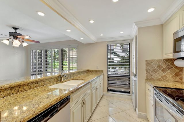 601 Brackenwood Cove, Palm Beach Gardens, FL 33418