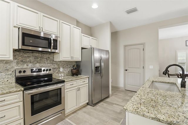 2463 W Axelwood Drive, Beverly Hills, FL 34465