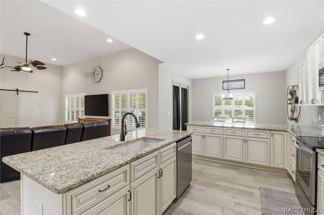 2463 W Axelwood Drive, Beverly Hills, FL 34465