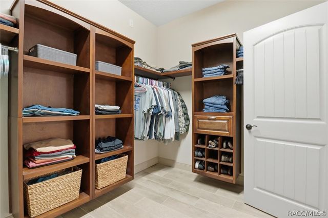 2463 W Axelwood Drive, Beverly Hills, FL 34465