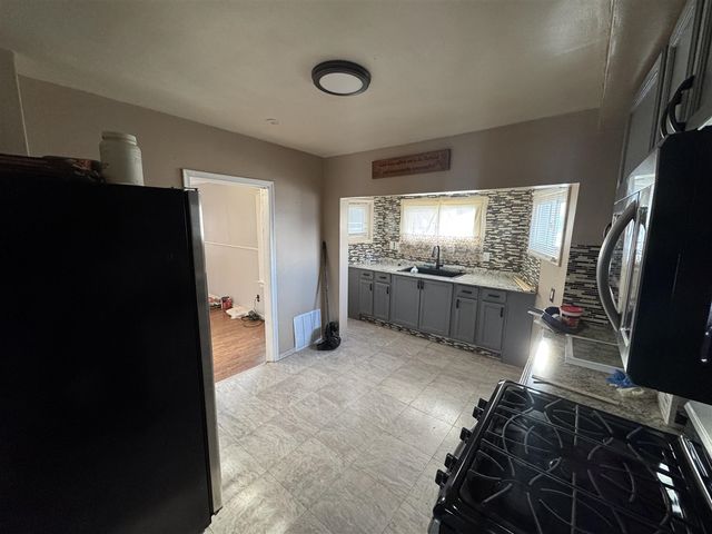 17125 Dora Street, Melvindale, MI 48122
