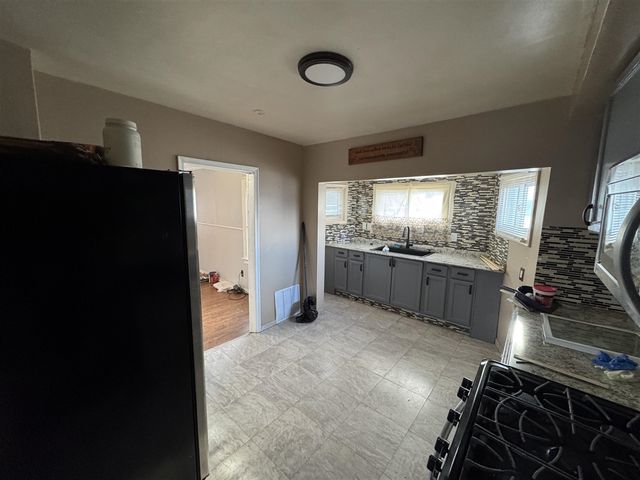 17125 Dora Street, Melvindale, MI 48122