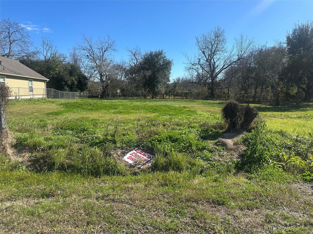 5401 Evelyn Street, Texas City, TX 77591