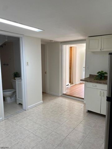 724 Springfield Ave, Summit City, NJ 07901