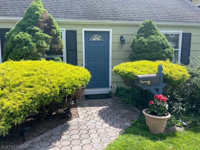 724 Springfield Ave, Summit City, NJ 07901