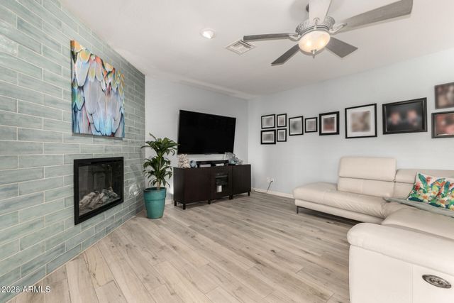 417 E BECK Lane, Phoenix, AZ 85022