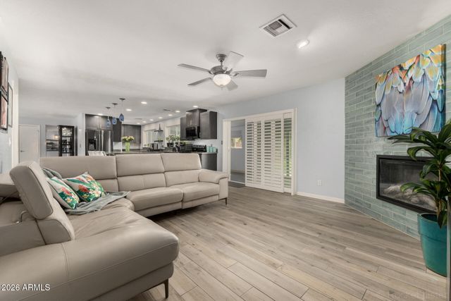 417 E BECK Lane, Phoenix, AZ 85022