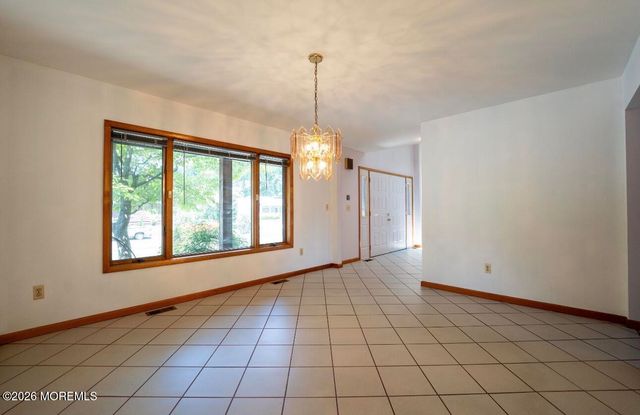 519 Ilexberry Lane, Toms River, NJ 08753