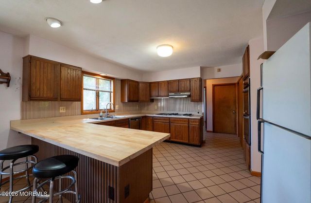 519 Ilexberry Lane, Toms River, NJ 08753