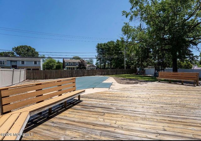 519 Ilexberry Lane, Toms River, NJ 08753