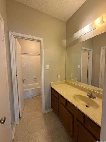 5827 Spring Green, San Antonio, TX 78247