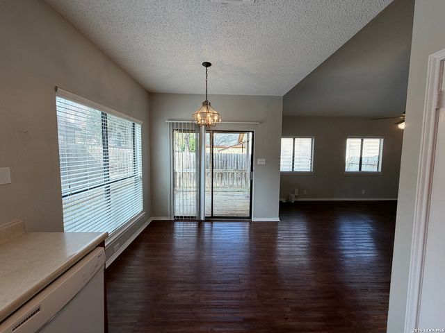 5827 Spring Green, San Antonio, TX 78247