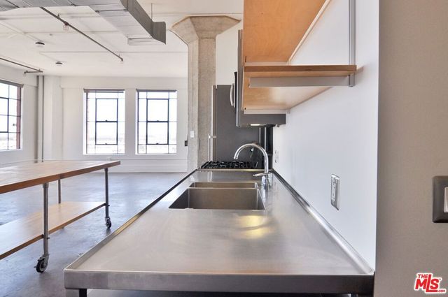 315 E 8th Street 406, Los Angeles, CA 90014