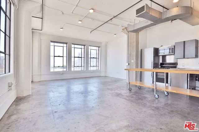 315 E 8th Street 406, Los Angeles, CA 90014