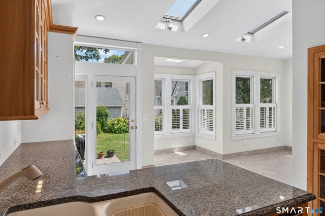 27 Willow Street, Stonington, CT 06355