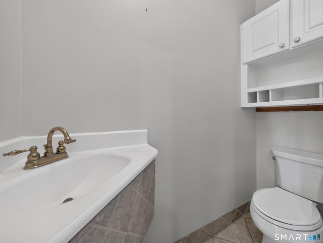 27 Willow Street, Stonington, CT 06355