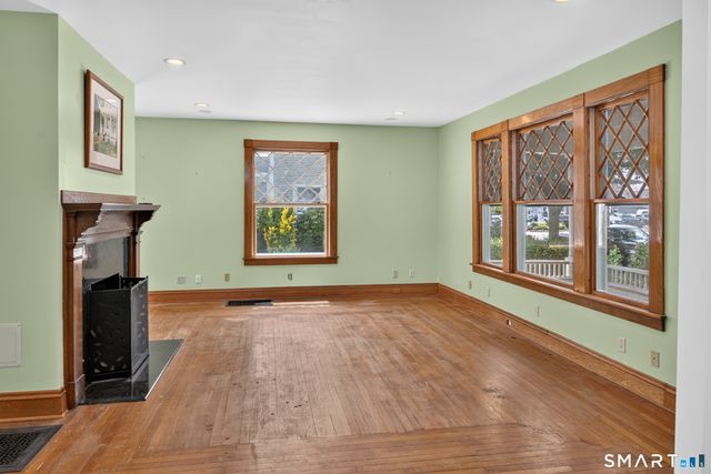 27 Willow Street, Stonington, CT 06355
