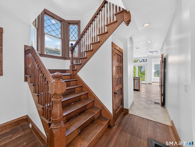 27 Willow Street, Stonington, CT 06355