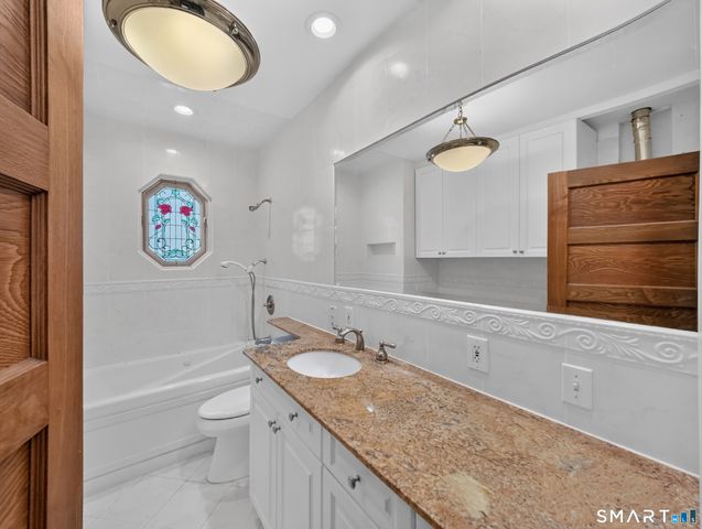 27 Willow Street, Stonington, CT 06355