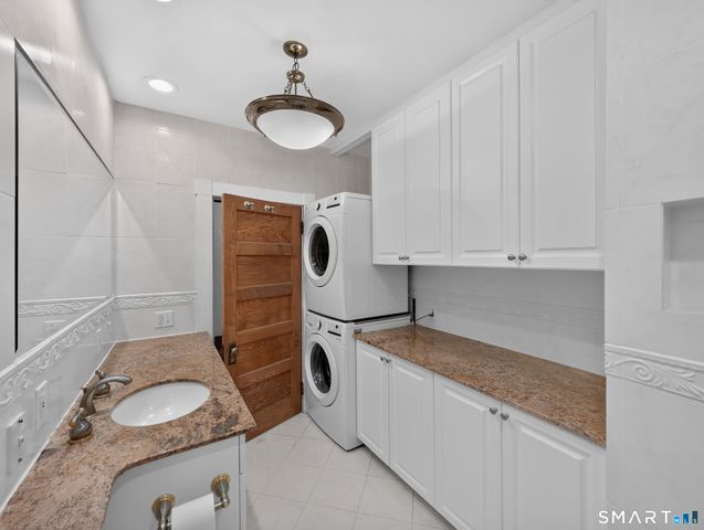 27 Willow Street, Stonington, CT 06355