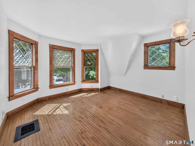 27 Willow Street, Stonington, CT 06355