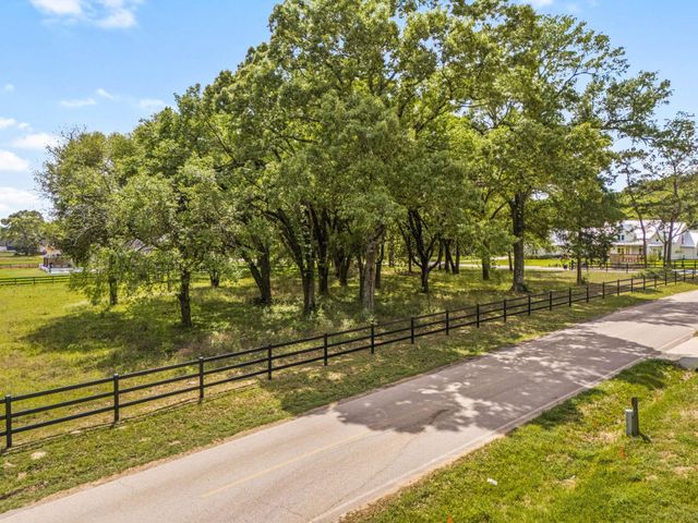 2413 Old Ranch Road, Montgomery, TX 77316