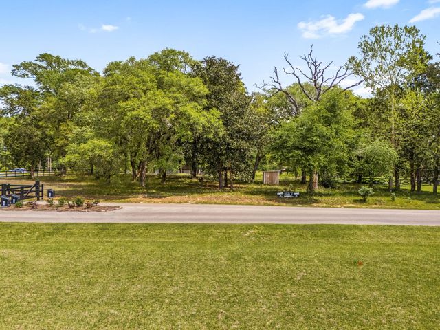 2413 Old Ranch Road, Montgomery, TX 77316