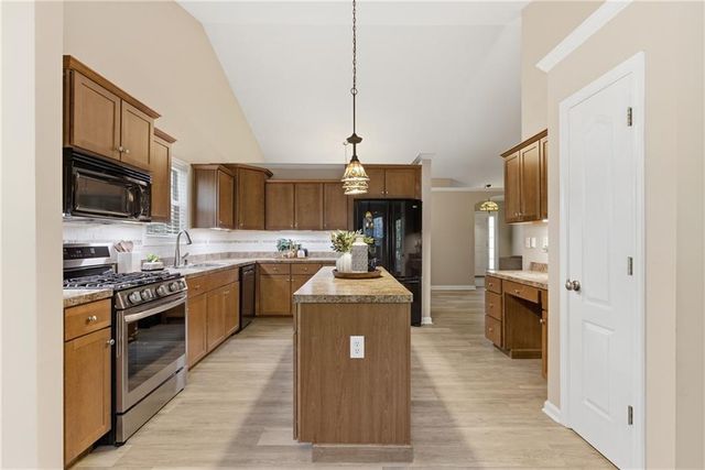 78 Foxdale Way, Dallas, GA 30132