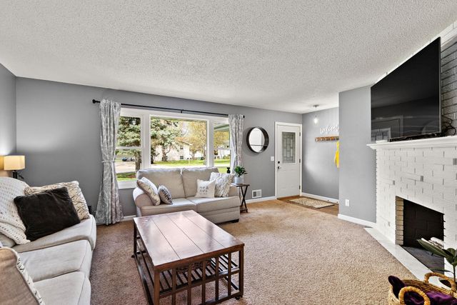 1507 Quebec Avenue N, Champlin, MN 55316
