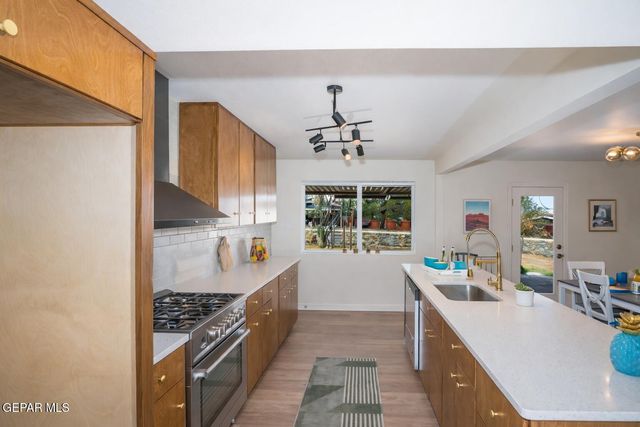 3405 VOLCANIC Avenue, El Paso, TX 79904