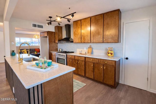 3405 VOLCANIC Avenue, El Paso, TX 79904