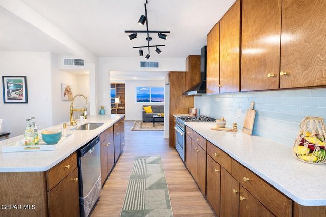 3405 VOLCANIC Avenue, El Paso, TX 79904