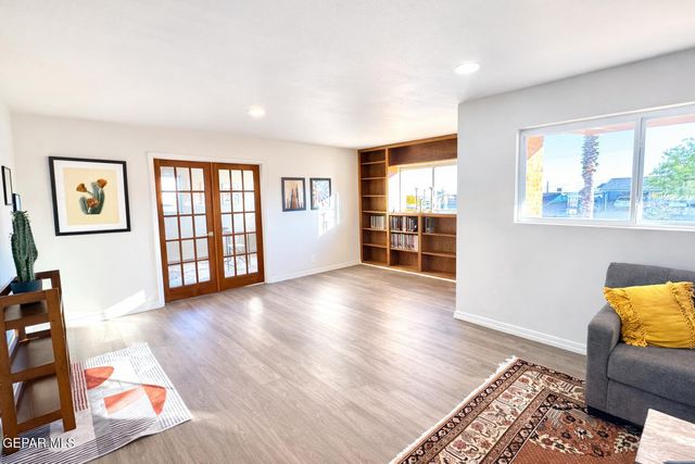 3405 VOLCANIC Avenue, El Paso, TX 79904