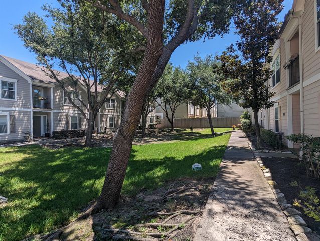 1131 W 24th Street B, Houston, TX 77008