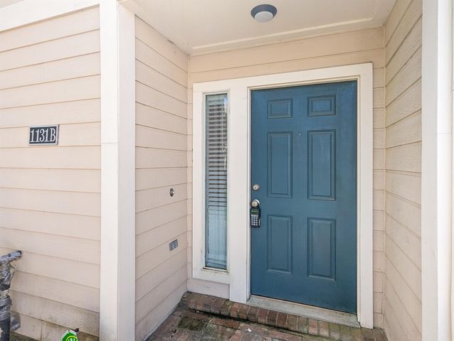 1131 W 24th Street B, Houston, TX 77008